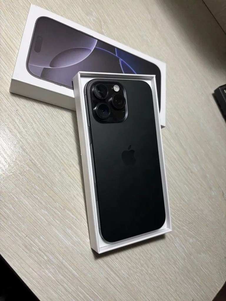 Apple iPhone 16 Pro Max 256GB eSIM Black Titanium (MYW33) Код:null. Зображення 7