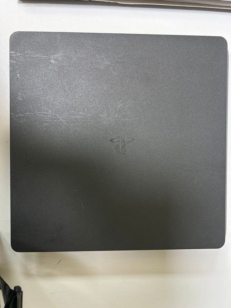 Купить  Sony PlayStation 4 Slim 1TB Black Б/У