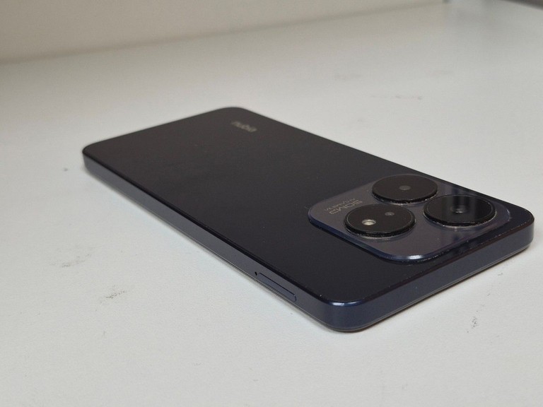 Дешиво Zte Nubia V60 Design 6/256GB Purple с ломбарда