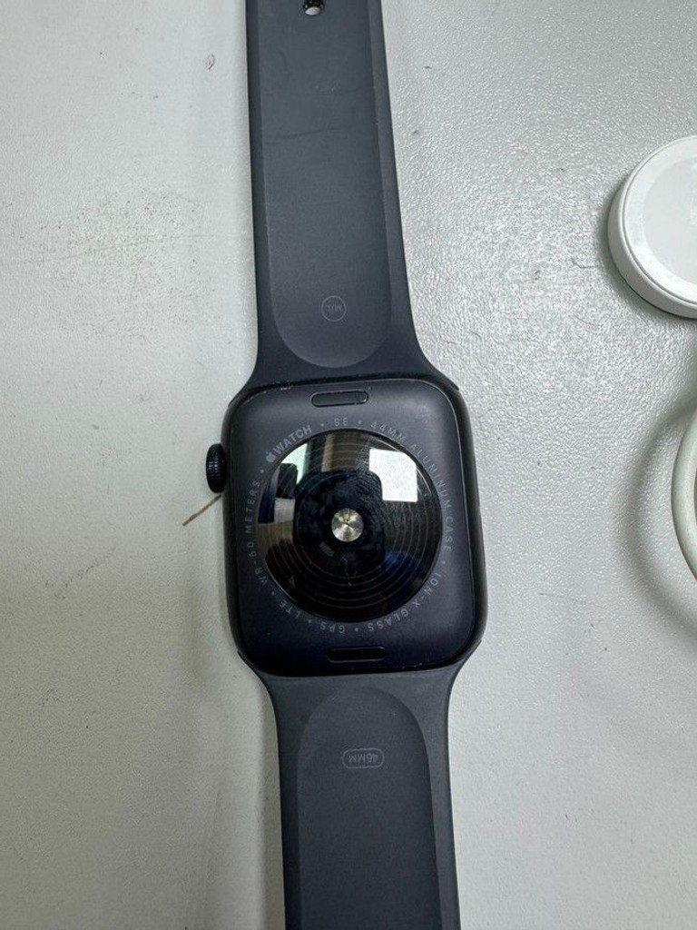 Объявление Apple watch se 2 gps + cellular 44mm aluminum case Б/У