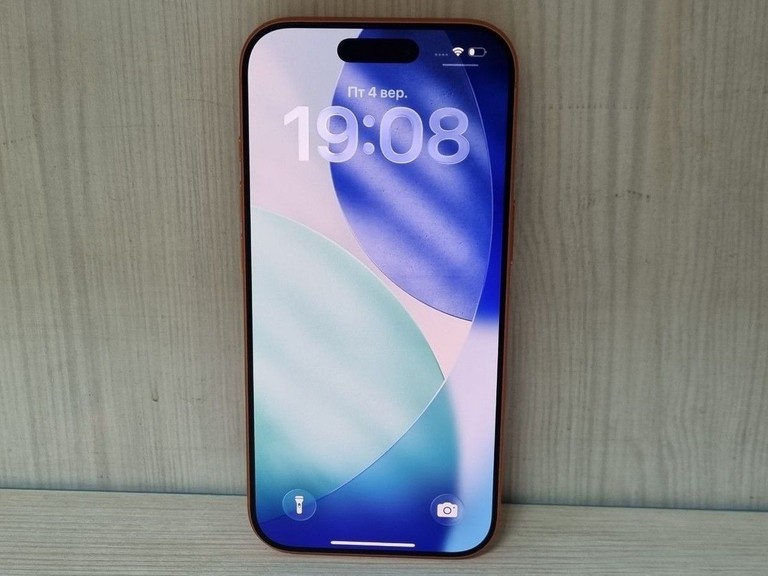 Купити Apple iPhone 17 Pro 256GB Deep Blue (MG8J4) Б/У