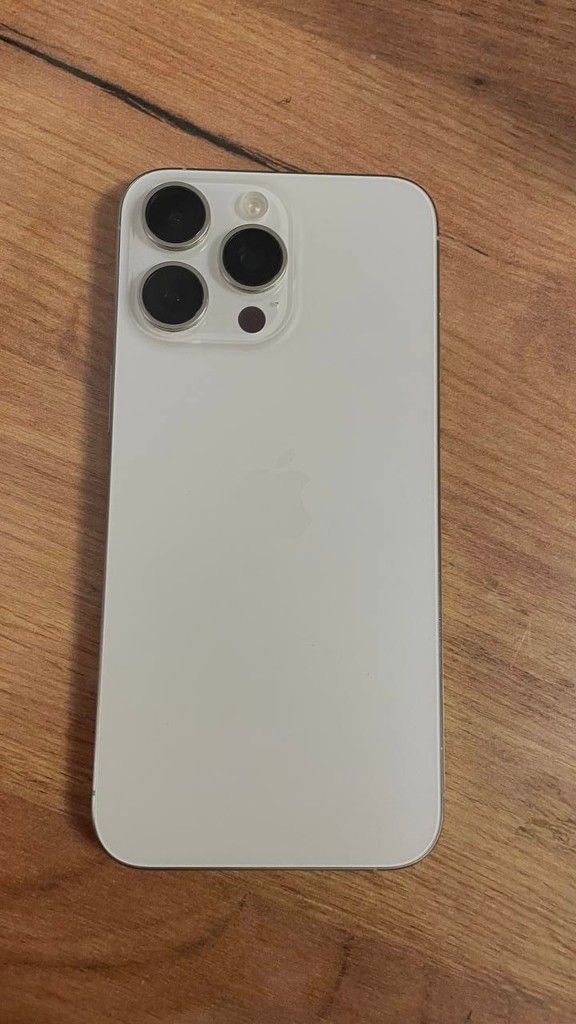 Дешево Apple iPhone 15 Pro Max 256GB White Titanium (MU783) з ломбарду