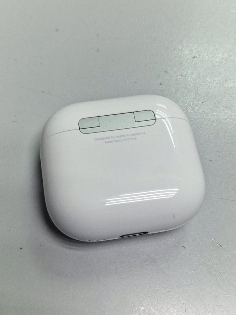 Дешиво Apple airpods 4 with active noise cancellation с ломбарда