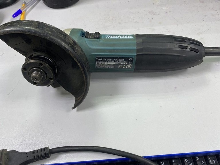 Купить Makita GA5030R Б/У