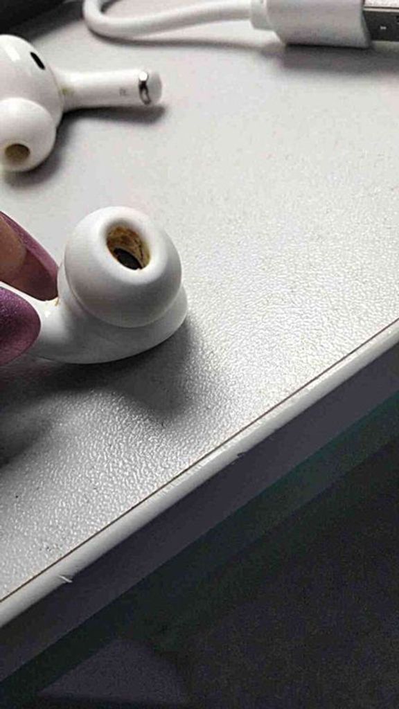 Дешиво Defender Twins 636 WhiteTWS Pro Bluetooth (63636) с ломбарда