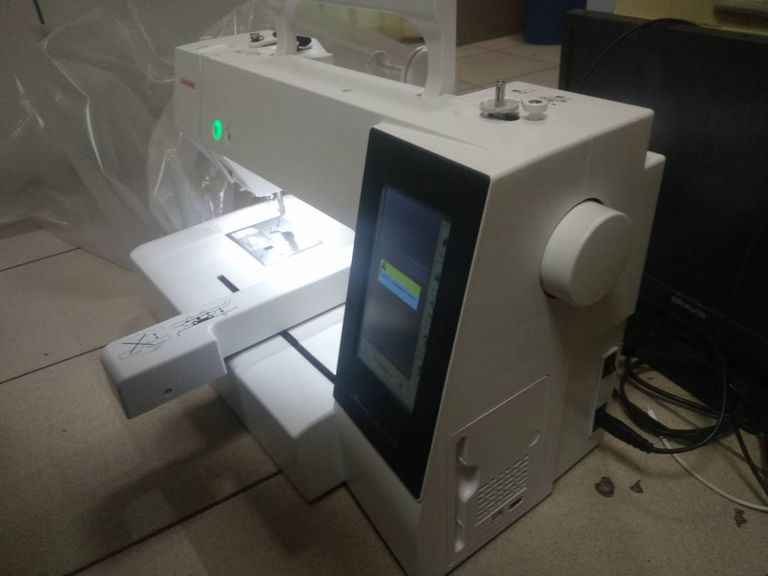 Объявление Janome Memory Craft 500E Б/У