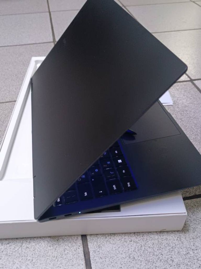 Оголошення Samsung galaxy book 2 pro 15,6"/core i7-1260p/ram16gb/ssd512gb/intel iris xe Б/У