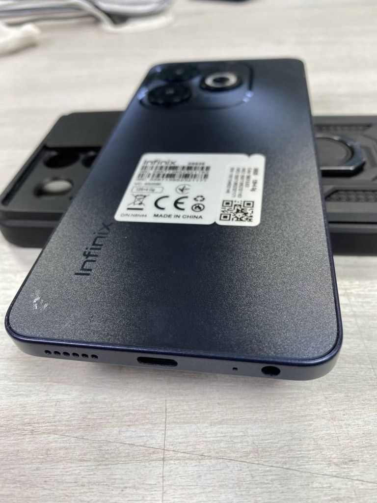 Дешиво Infinix smart 8 4/128gb с ломбарда