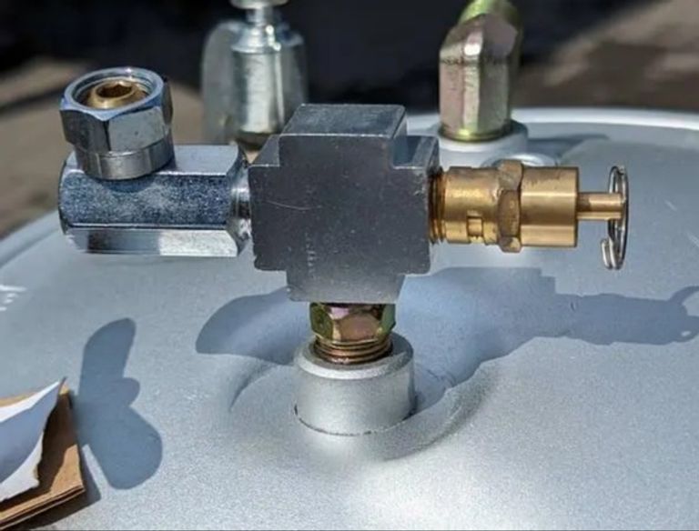 Бак для фарби VEVOR 10 л. Для професійного фарбування розпилювач з регулятором пістолета (1,5 мм) Код:null. Изображение 7