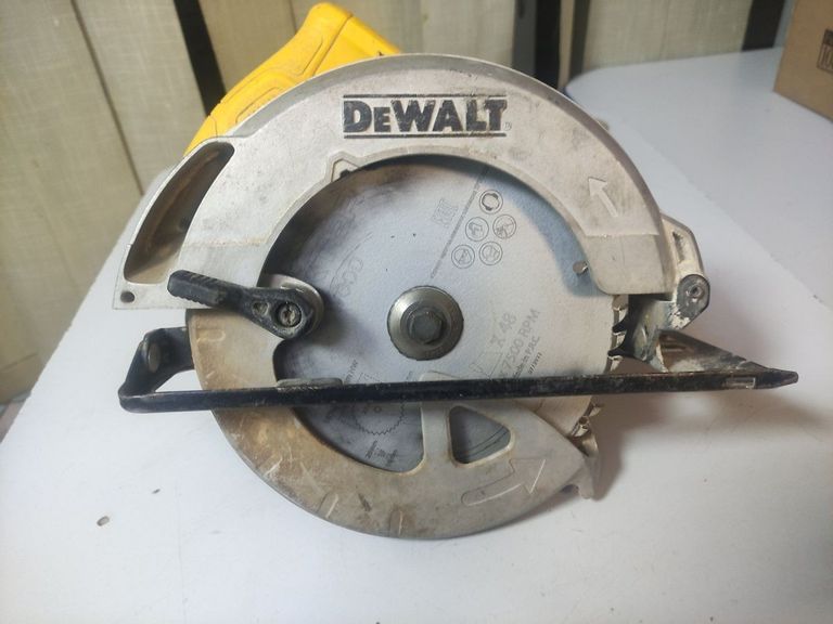 Купить Dewalt DWE560 Б/У