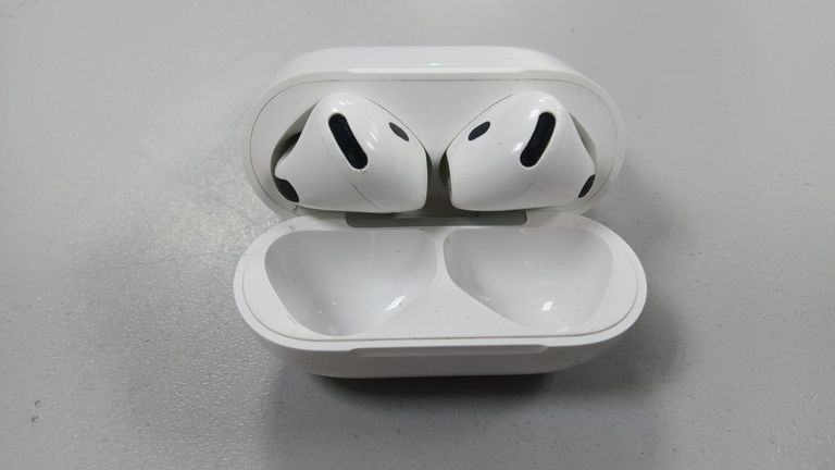 Розпродаж Apple airpods 4 with active noise cancellation, продавець Техноскарб