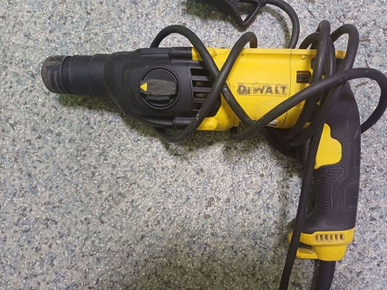 Купити Dewalt d25133qs Б/У