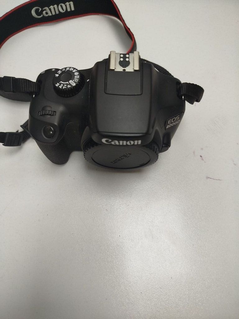 Дешево Canon EOS 4000D body з ломбарду