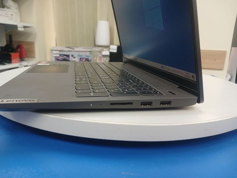 Дешево Lenovo 15/ryzen 7 5700u ddr4/16gb ddr4/hdd *відсутній/ssd 512 gb/*інтегрована з ломбарду