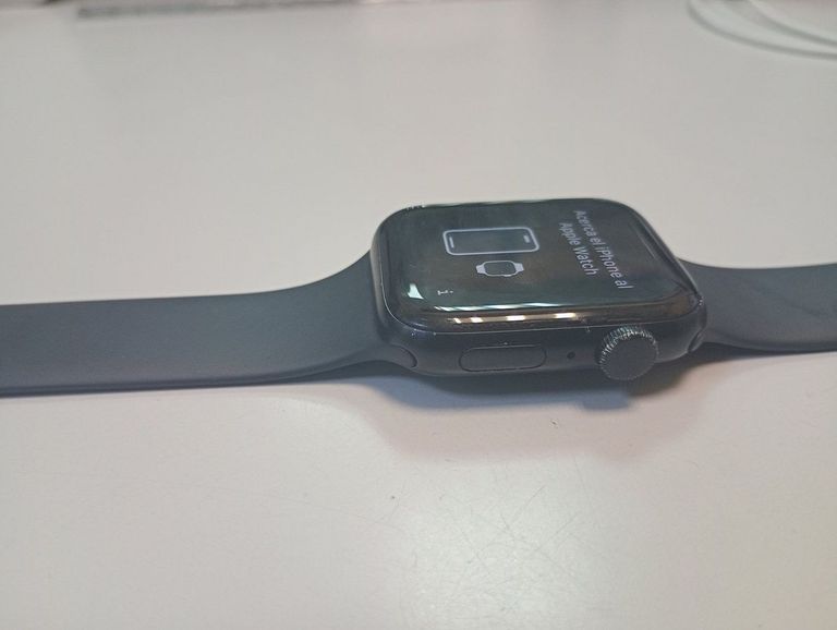 Дешево Apple watch se 2 gps 44mm aluminium case з ломбарду
