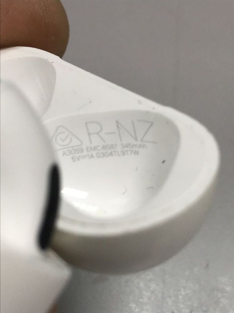 Купить Apple airpods 4 with active noise cancellation Б/У