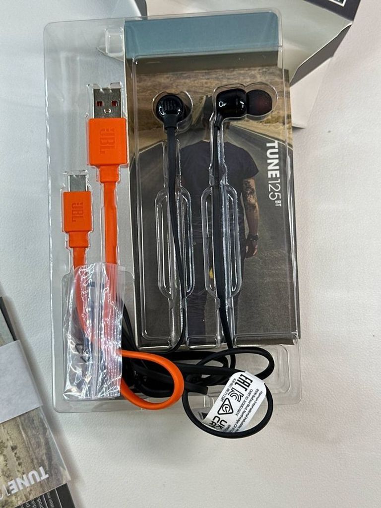 Купити Jbl tune 125bt Б/У