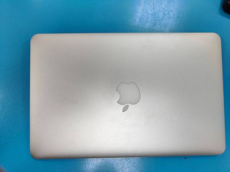 Apple macbook air a1465 / core i5 1,6ghz/ ram4gb/ ssd128gb/ l hd graphics 6000 Код:01-200795464. Изображение 5