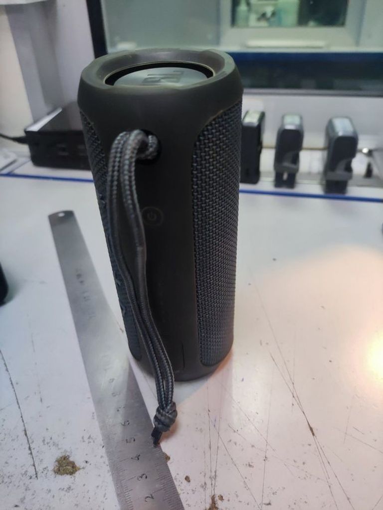 Дешево Jbl flip essential з ломбарду