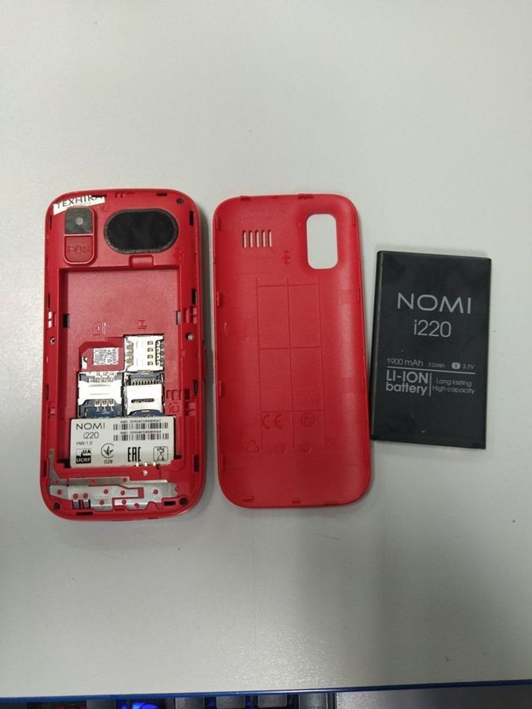 Купити Nomi i220 Red Б/У