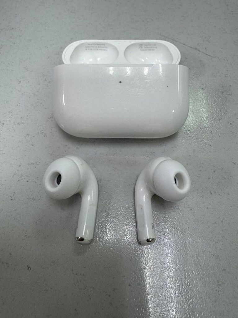 Дешево Apple AirPods Pro 2nd generation (MQD83) з ломбарду