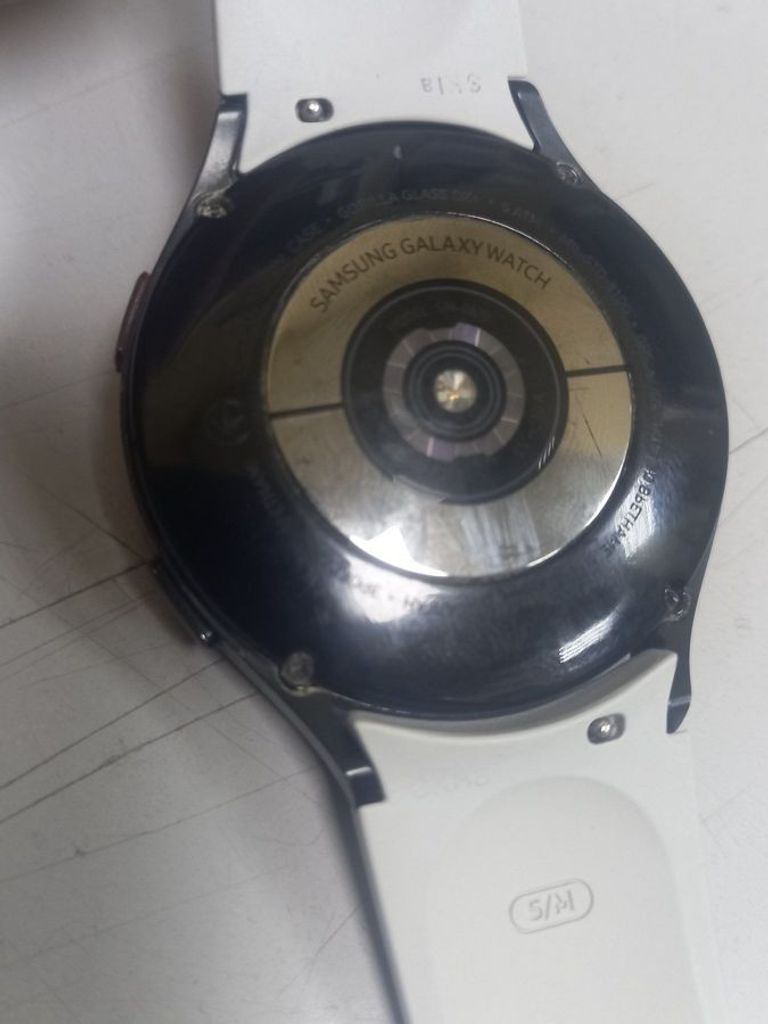 Дешиво Samsung galaxy watch4 44mm с ломбарда