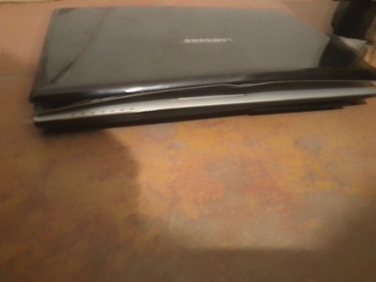 Дешево Samsung R518 з ломбарду