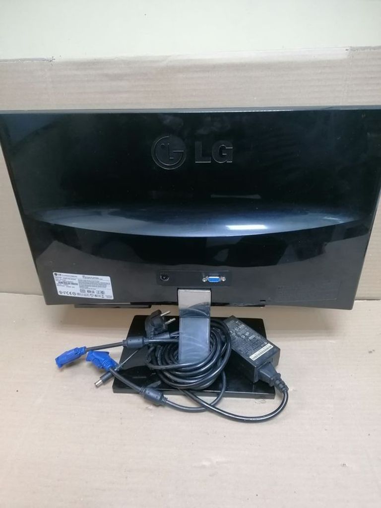 Дешиво Lg e1960 с ломбарда