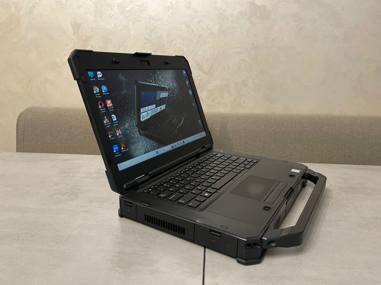 Дешево захищений Dell Latitude 7424 Rugged, 14" FHD IPS, i7-8650U, 32GB, 256GB SSD, AMD Radeon RX 540 4GB. Гарантія з ломбарду