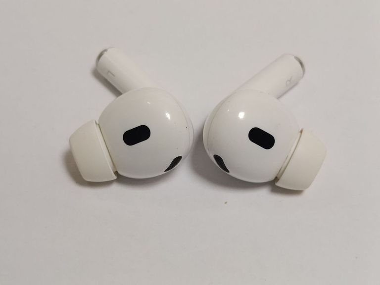 Apple airpods pro 2nd generation with magsafe charging case usb-c Код:01-200874046. Зображення 5