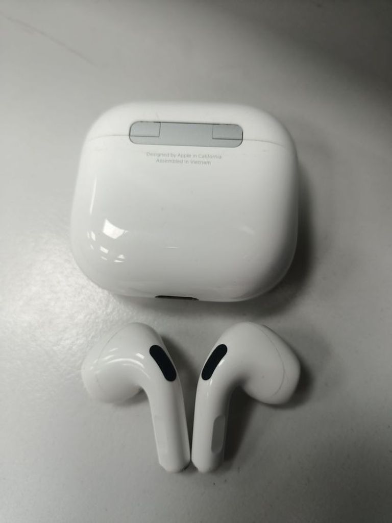 Купить Apple airpods 4 Б/У