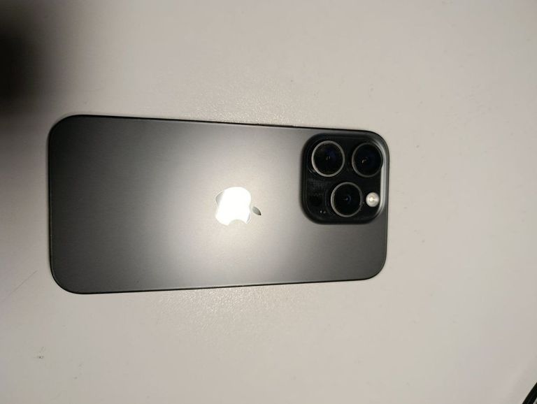 Розпродаж Apple iPhone 15 Pro 512GB eSIM White Titanium, продавець Техноскарб