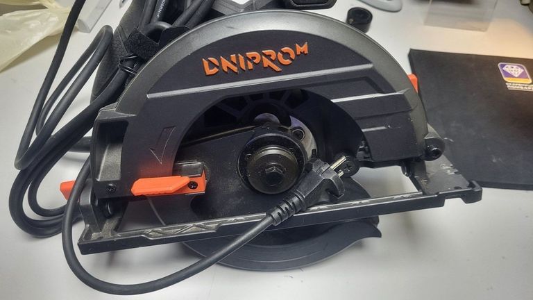 Купити Dnipro-M cs-185lx Б/У