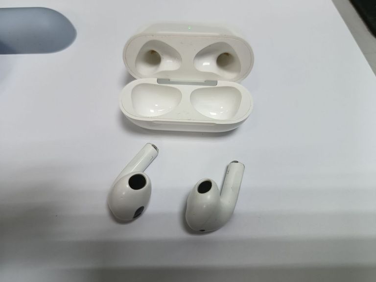 Дешево Apple airpods 3rd generation з ломбарду