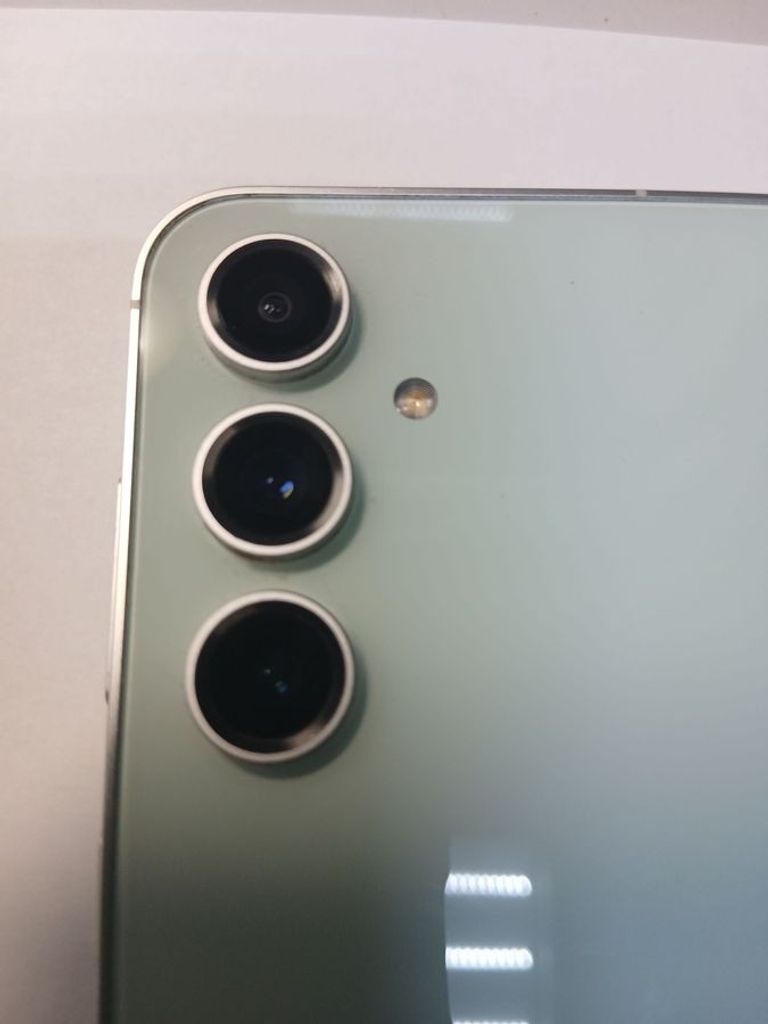 Samsung Galaxy S23 FE SM-S711B 8/256GB Purple Код:01-200909242. Зображення 5