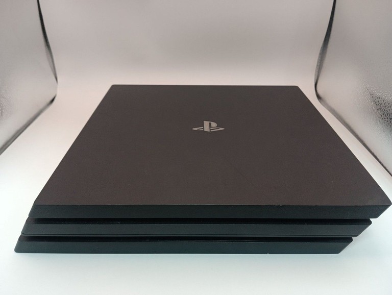 Купити Sony playstation 4 pro 1tb Б/У