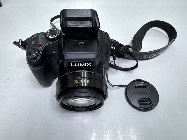 Дешиво Panasonic lumix dc-fz82d с ломбарда