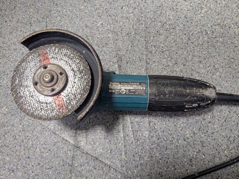 Купить Makita GA5030 Б/У