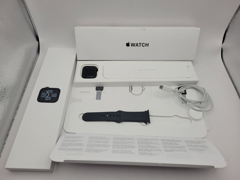 Купити Apple watch se 2 gps + cellular 40mm aluminum case Б/У