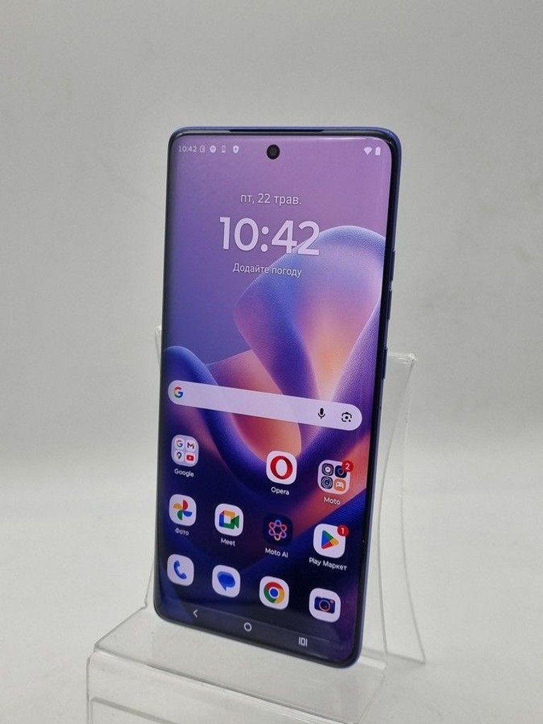 Дешиво Motorola Moto Edge 60 Pro 12/512GB Sparkling Grape (PB7X0011) с ломбарда