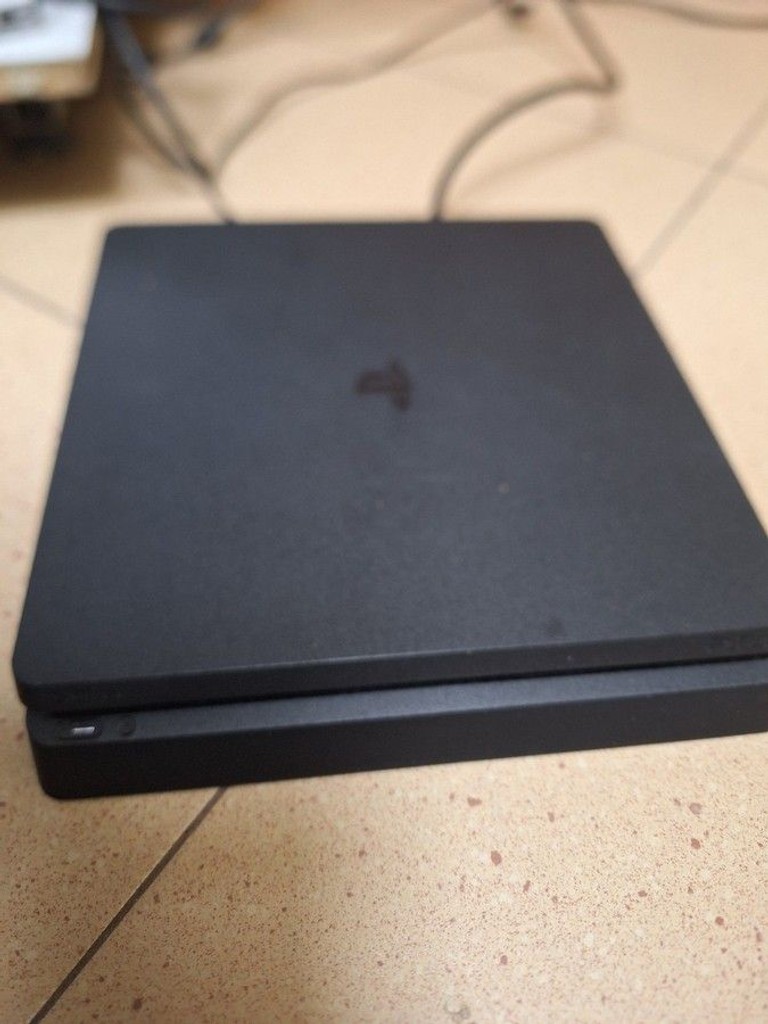 Дешево Sony PlayStation 4 Slim 1TB Black з ломбарду