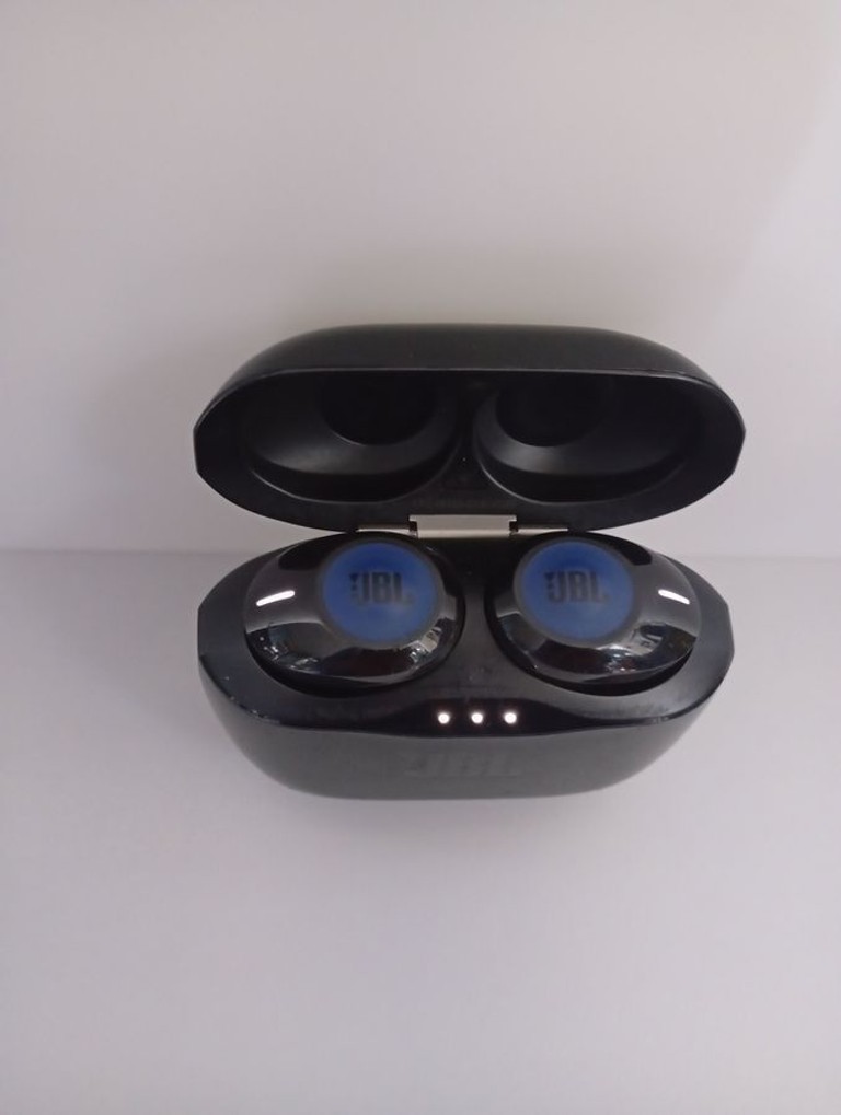 Дешиво Jbl tune 125tws с ломбарда