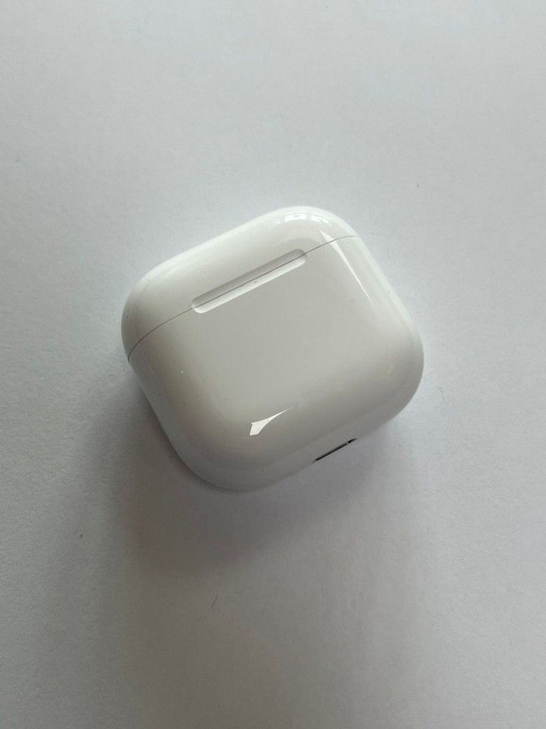 Купить Apple airpods 4 Б/У