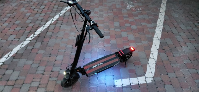 Купить Kugoo M4 Pro 1000W 17Ah с сидением Б/У