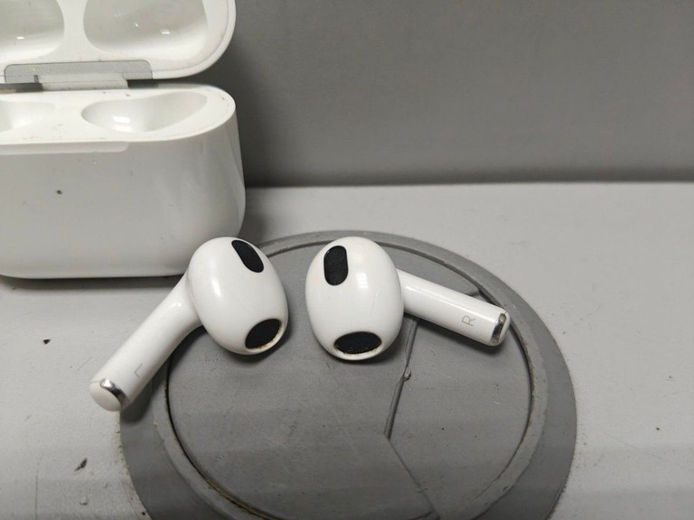 Дешево Apple airpods 3rd generation з ломбарду