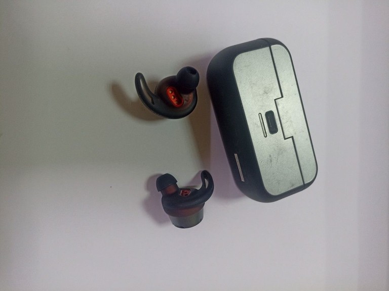 Оголошення Jbl reflect flow Б/У