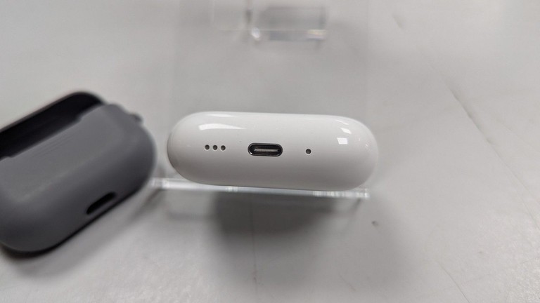 Розпродаж AirPods Pro 3, продавець Техноскарб
