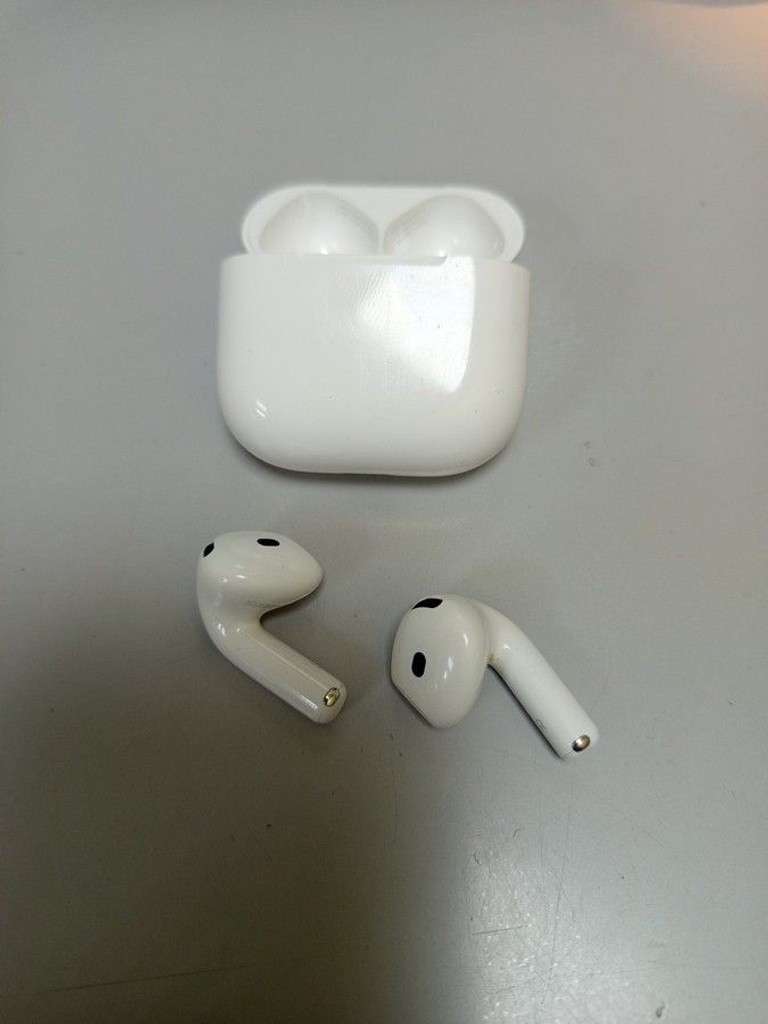 Купити Apple airpods 4 Б/У