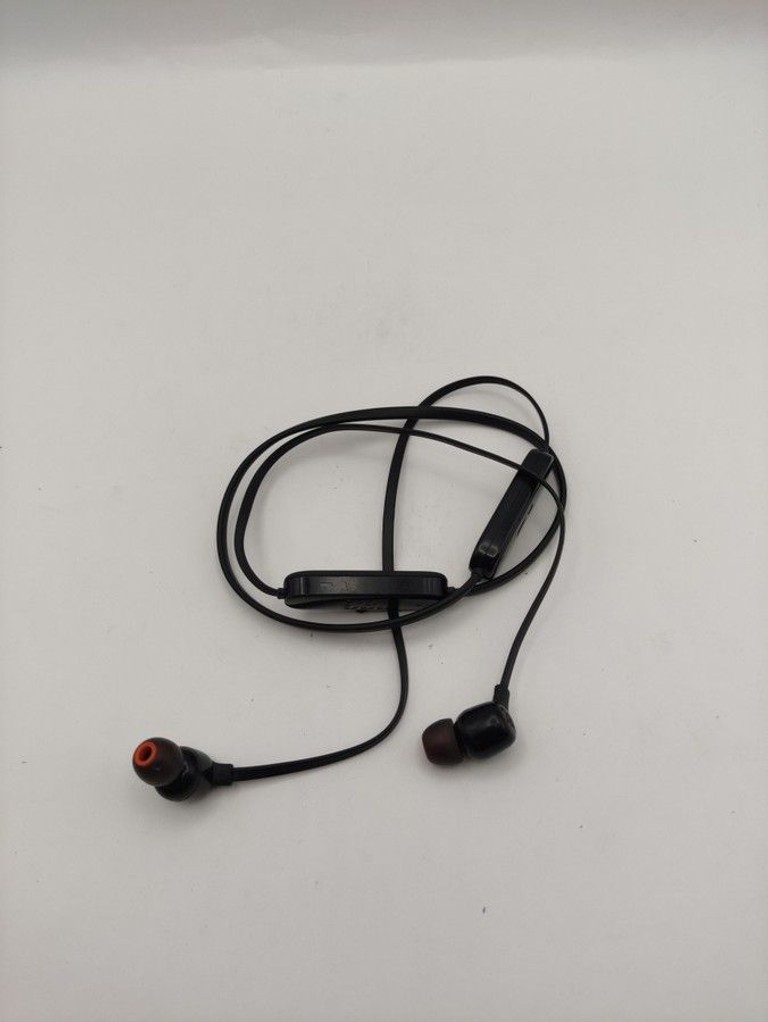Купить Jbl tune 125bt Б/У