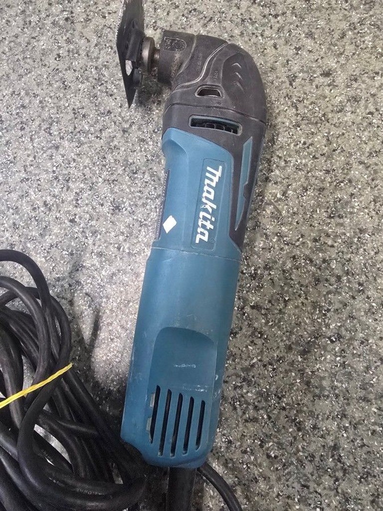 Дешиво Makita TM3000C с ломбарда